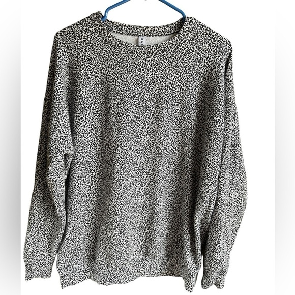 Awesome, Cozy Athleta Leopard Sweatshirt Small - Picture 2 of 6